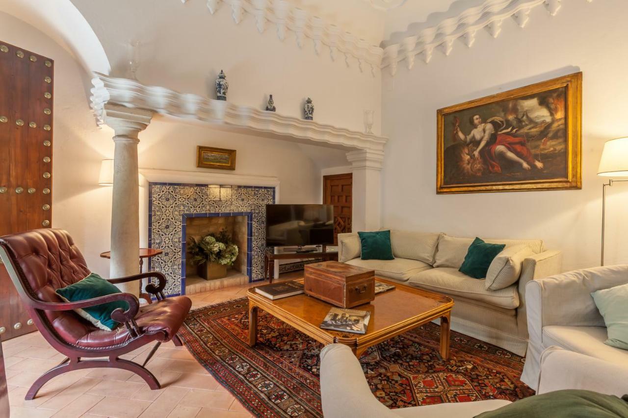Villa Elvira, Exclusive Pool And Gardens In The Heart Of Sevilla Exterior photo