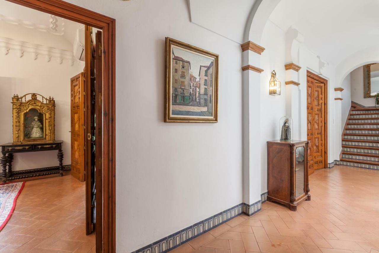 Villa Elvira, Exclusive Pool And Gardens In The Heart Of Sevilla Exterior photo