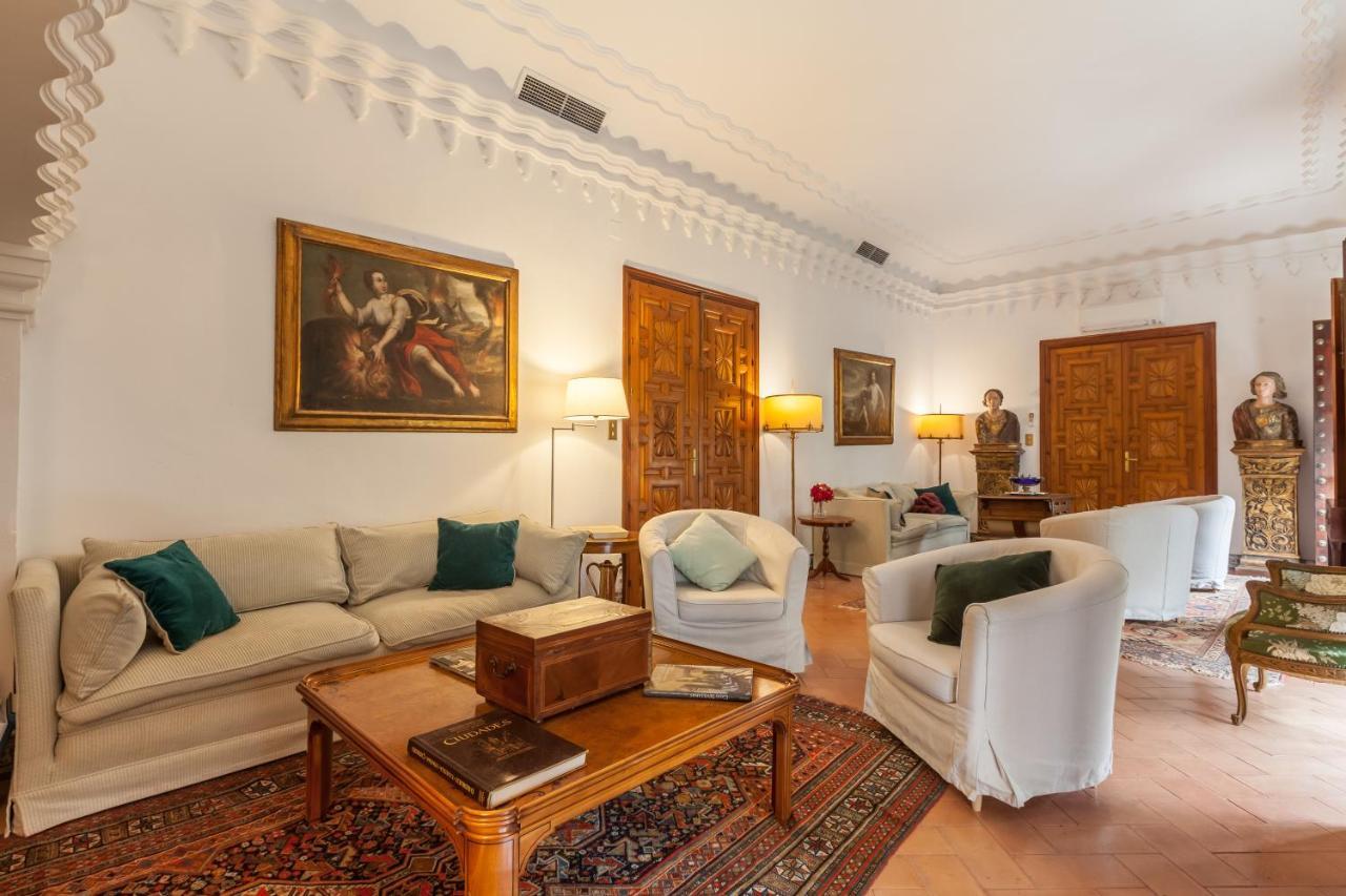 Villa Elvira, Exclusive Pool And Gardens In The Heart Of Sevilla Exterior photo